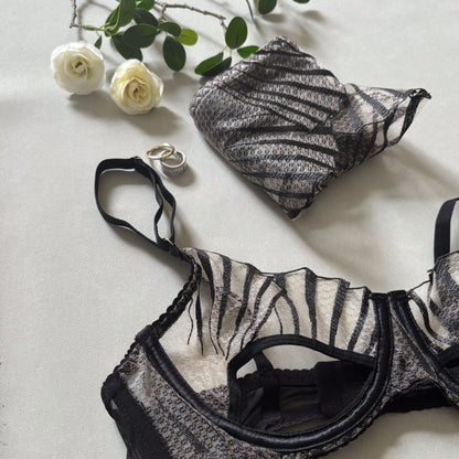 The Marseille Crotchless Black